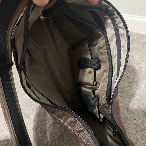 Pacsafe Crossbody Bags - Picture 6 of 12